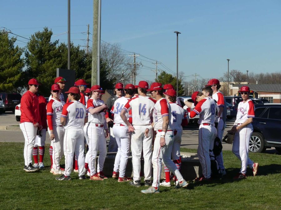 The+baseball+players+in+their+uniforms+get+ready+to+have+a+great+practice.+++Photo+credit%3A+Faith+Rudowski